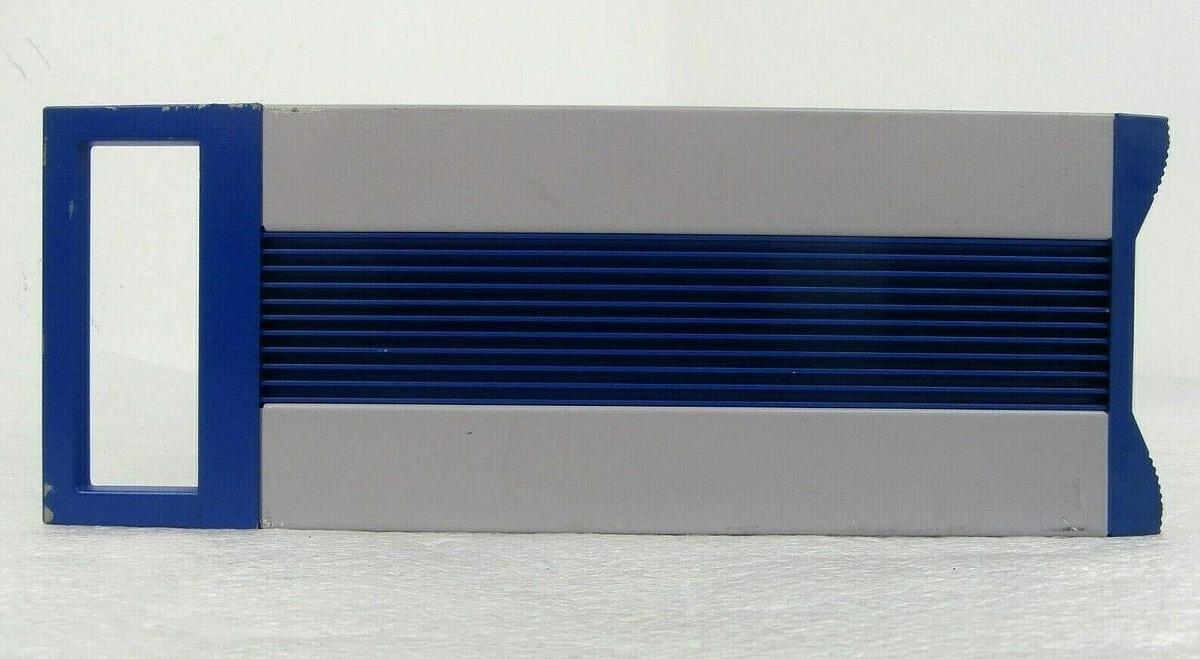 Used PI Physik Instrumente E-501.00X 2-Channel Modular Piezo Controller Rack Working