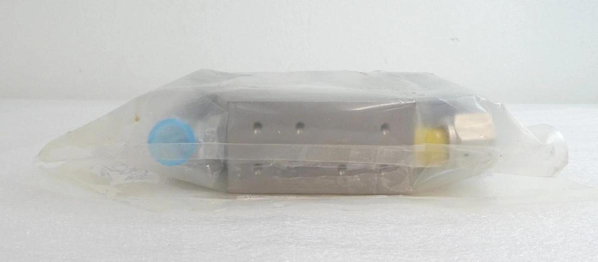 Fujikin Incorporated AT095FH00 3-Way Diaphragm valve FBNDC-9.52-2B3-NAH-UP New
