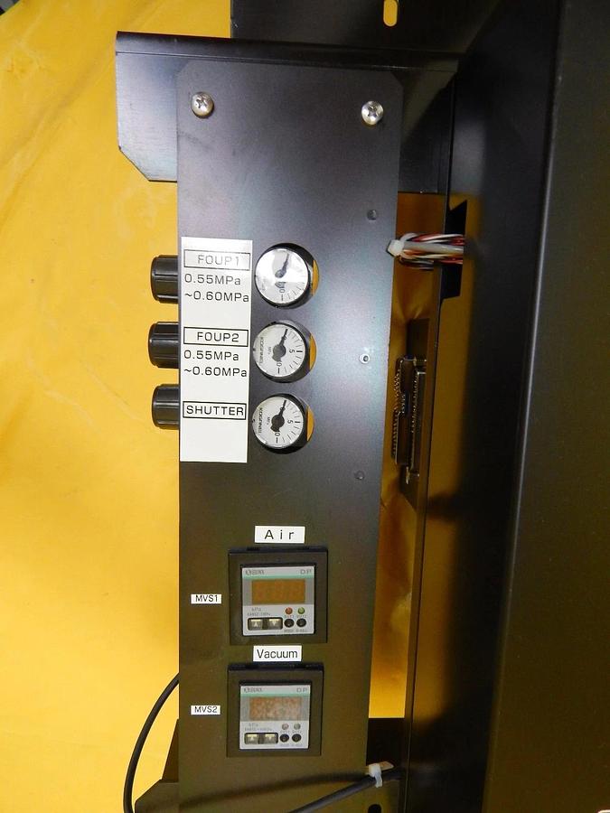 Used Hitachi Wafer Prealigner S-9300 CD Scanning Electron Microscope System Working