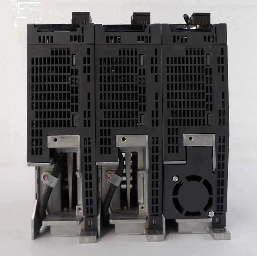 Used Mitsubishi Electric MR-J4W2-22B AC Servo Amplifier MELSERVO-J4 Lot of 3 Working