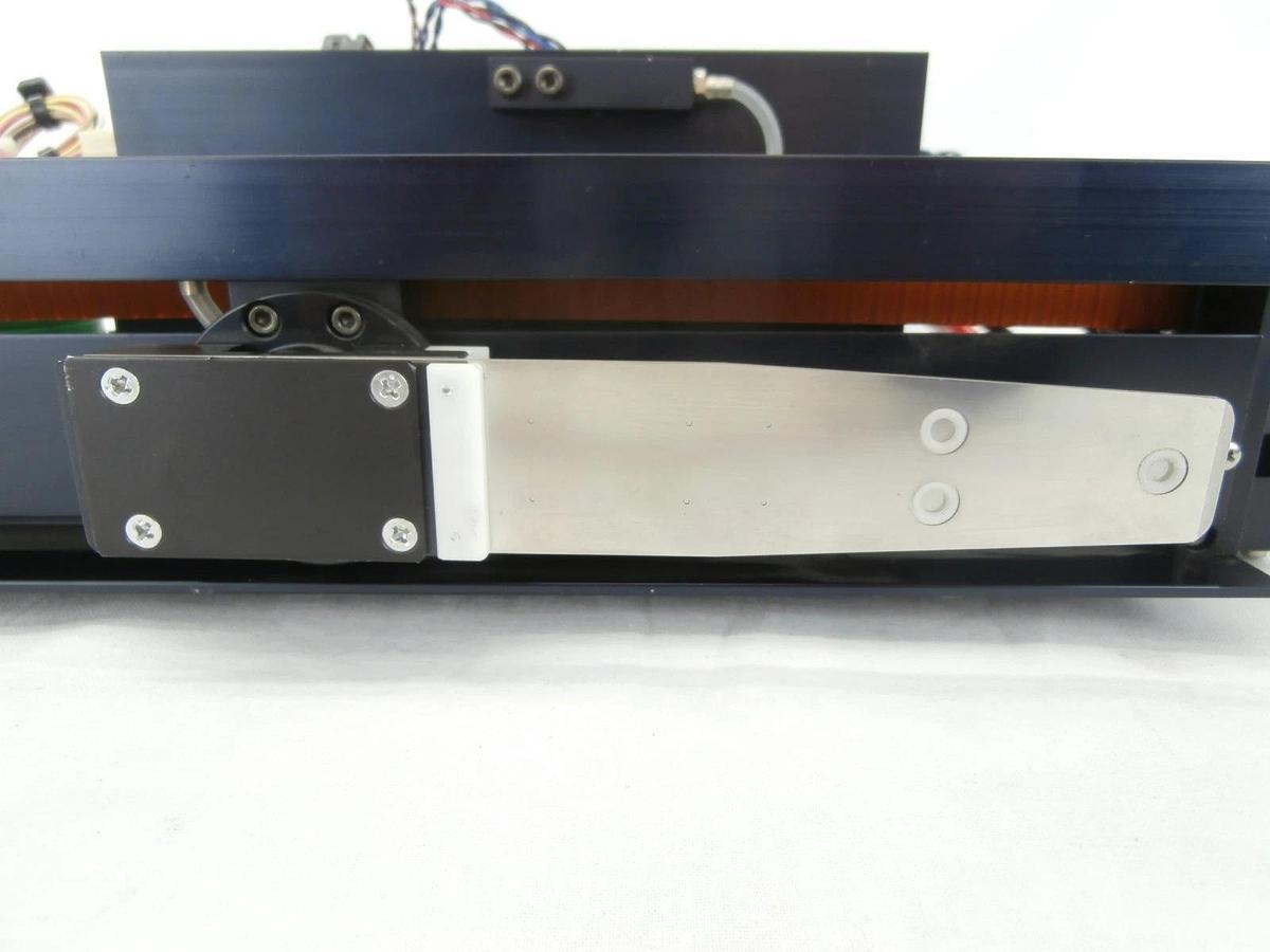 Used Nikon 200mm Wafer Inspection Transport Robot with Effector OPTISTATION 3 Working
