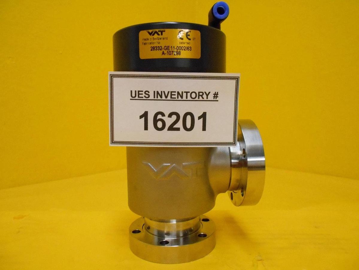 Used VAT 28332-GE11-0002 Pneumatic Right Angle Vacuum Valve UHV Used Working