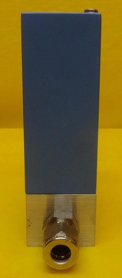 Used Mykrolis FC-2910V Mass Flow Controller MFC 2900 Series 50 SLPM O2 Used Working