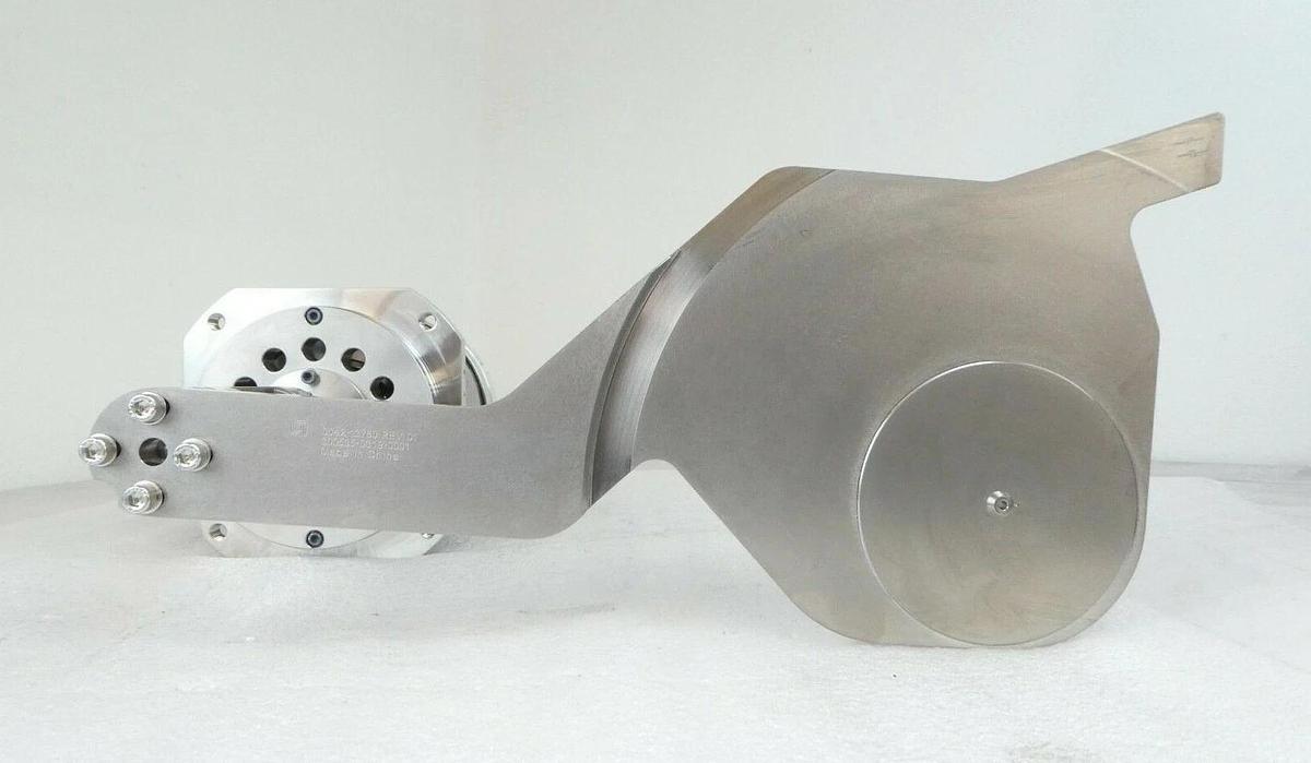 Used AMAT Applied Materials 0010-57289 300mm Wafer Rotation Transfer Robot Working