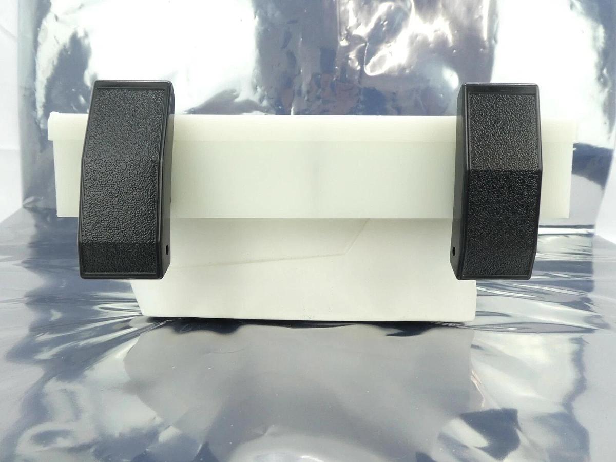 IRORI AC96-05-100V Cleaving Station Vibratory Shaker AccuCleave-96 New Surplus
