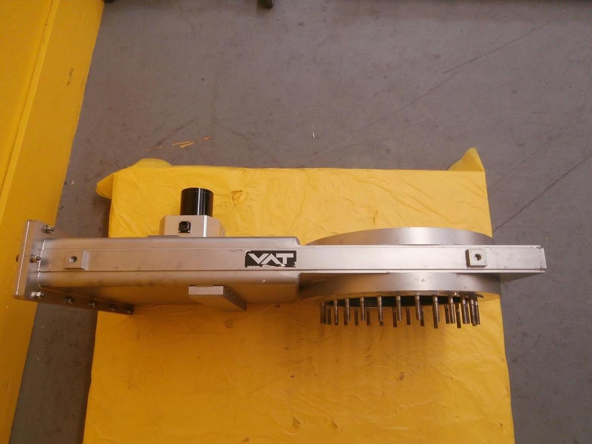 Used VAT 64250-CE52-1101 Motorized Actuator HV High Vacuum Gate Valve Cut Screw Used