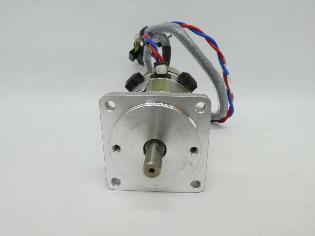 Used Yaskawa Electric UTOPI-100MX Minertia Motor UGRMEM-01SNQ72 Nikon NSR Working