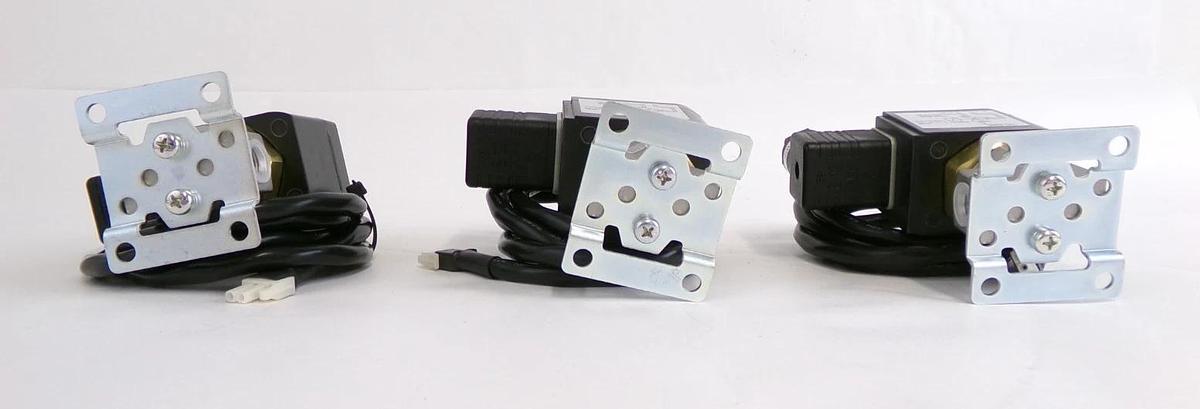 CKD FWG51-8-4-D2G Solenoid Valve Lot of 5 New Surplus