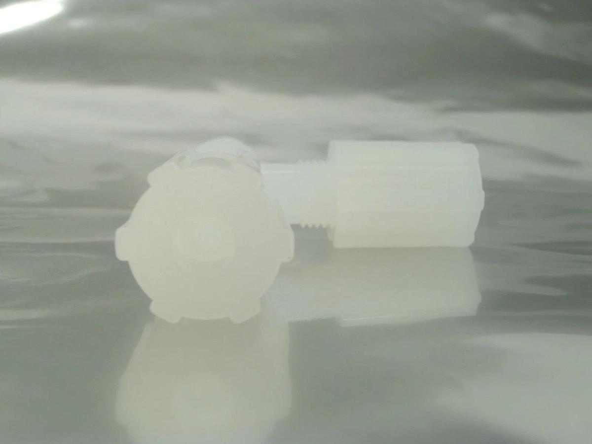 Entegris RT4-6FN-1 Tee Adapter 1/4" Flaretek x 3/8" MNPT Reseller Lot of 12 New