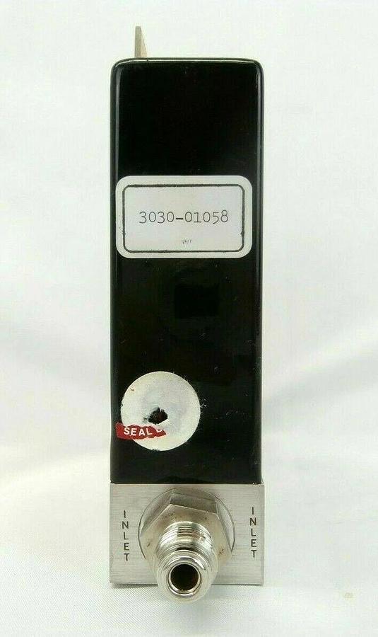 Used UNIT Instruments UFC-1100 Mass Flow Controller MFC AMAT 3030-01058 Working Spare
