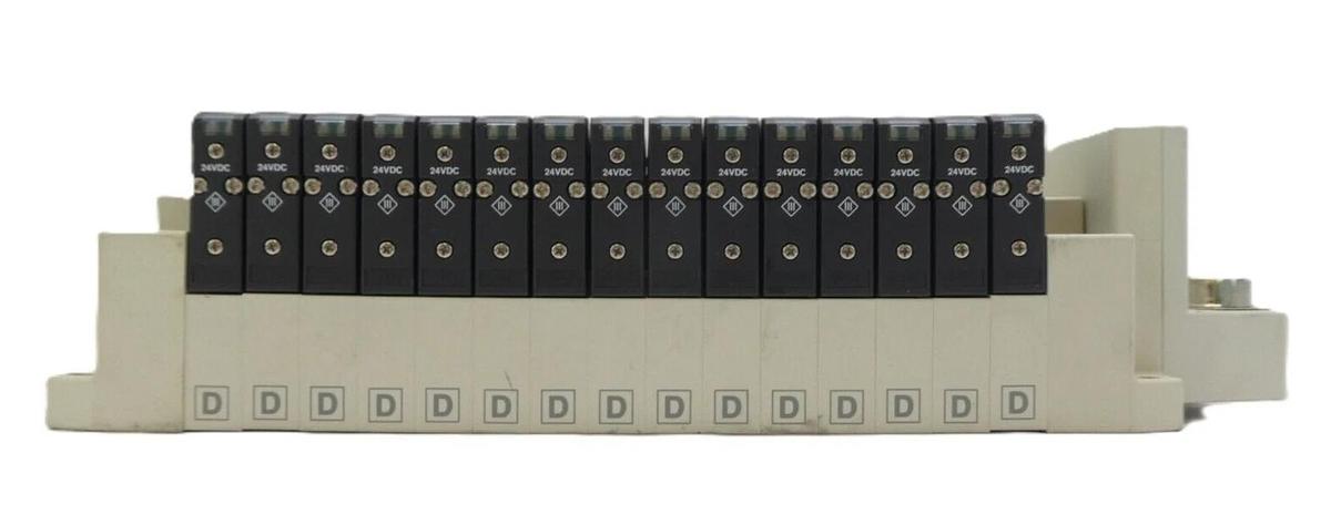 Used SMC SS5V1-15-DUX00300 15-Port Pneumatic Manifold AMAT 0190-76347 Working Surplus