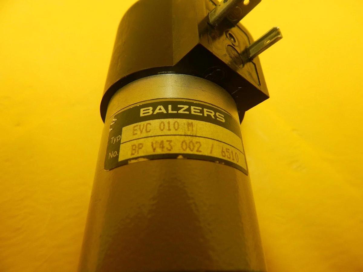 Used Magnet-Schultz XAPX044K54D11 Vacuum Switch Balxers EVC 010 M Lot of 2 Used
