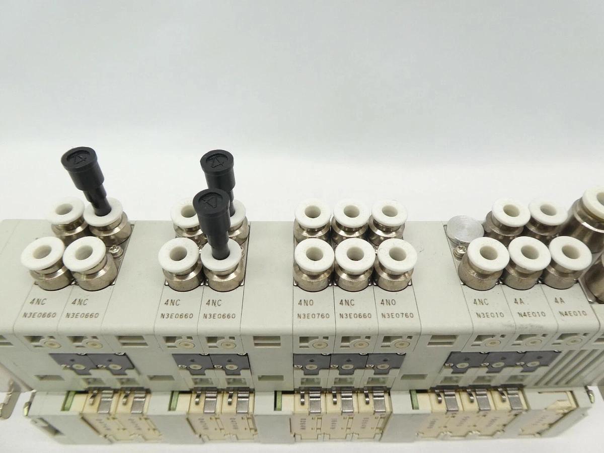 Used CKD N4E0 Series 10-Port Pneumatic Manifold N4E0-ER N4E0-TM1B N4E0-EL Working