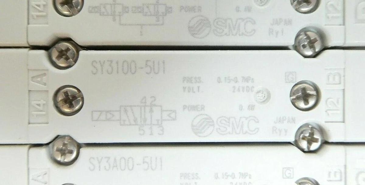 Used AMAT Applied Materials Pneumatic Block 1 SMC 16-Port Manifold INR587-33 Working