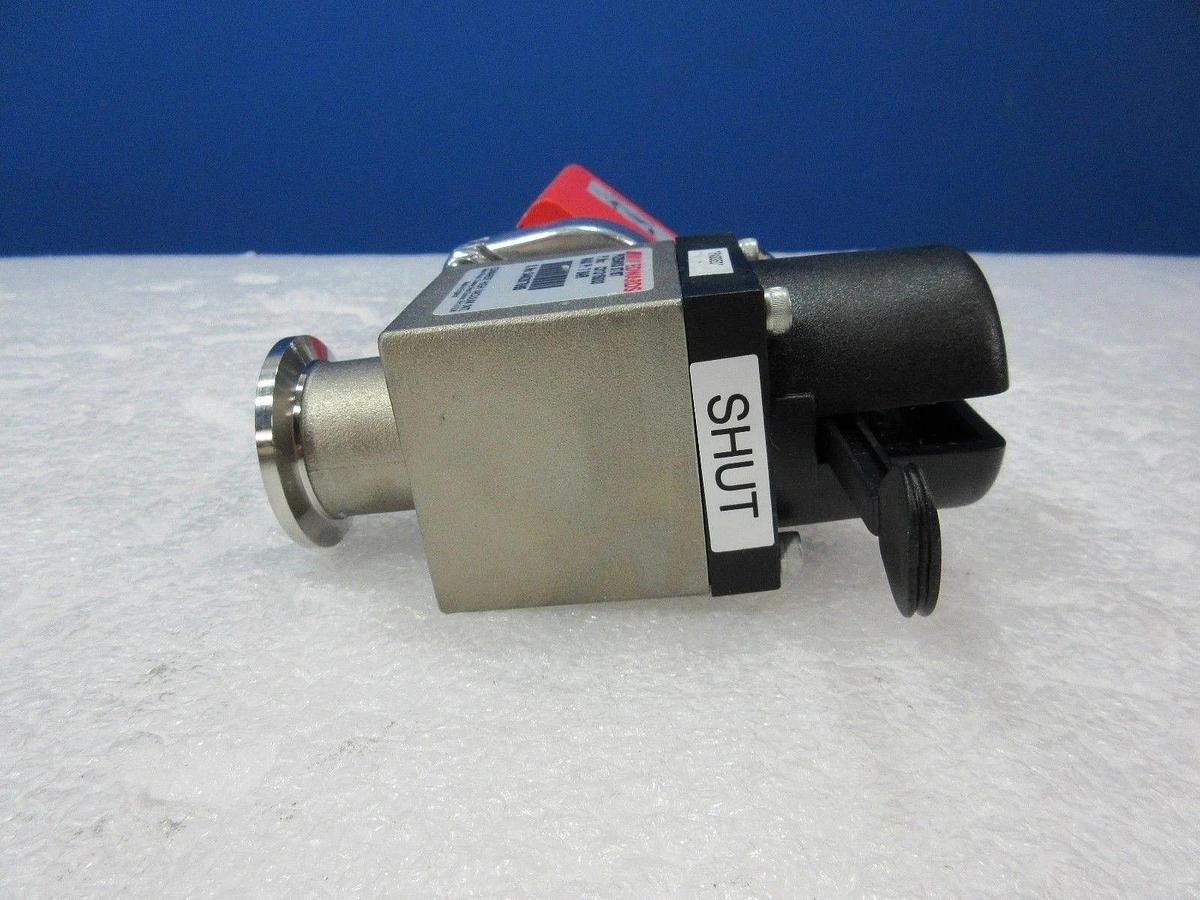 Used Edwards C31315000 Isolation Valve with D02182000 Pirani Gauge Used Working