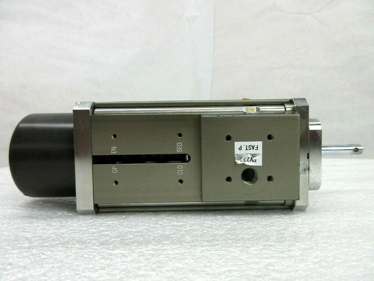 Used VAT 01034-KE11-AAR2 Mini UHV Gate Valve Actuator Body No Gate Used Working