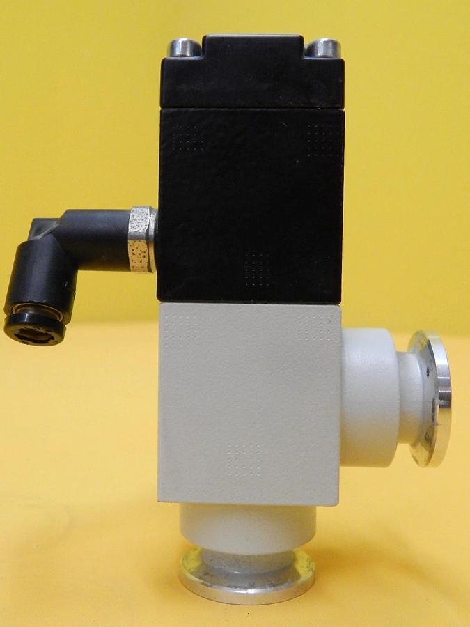 Used Leybold 297 21 Right Angle Pneumatic Vacuum Valve NW16 Used Working