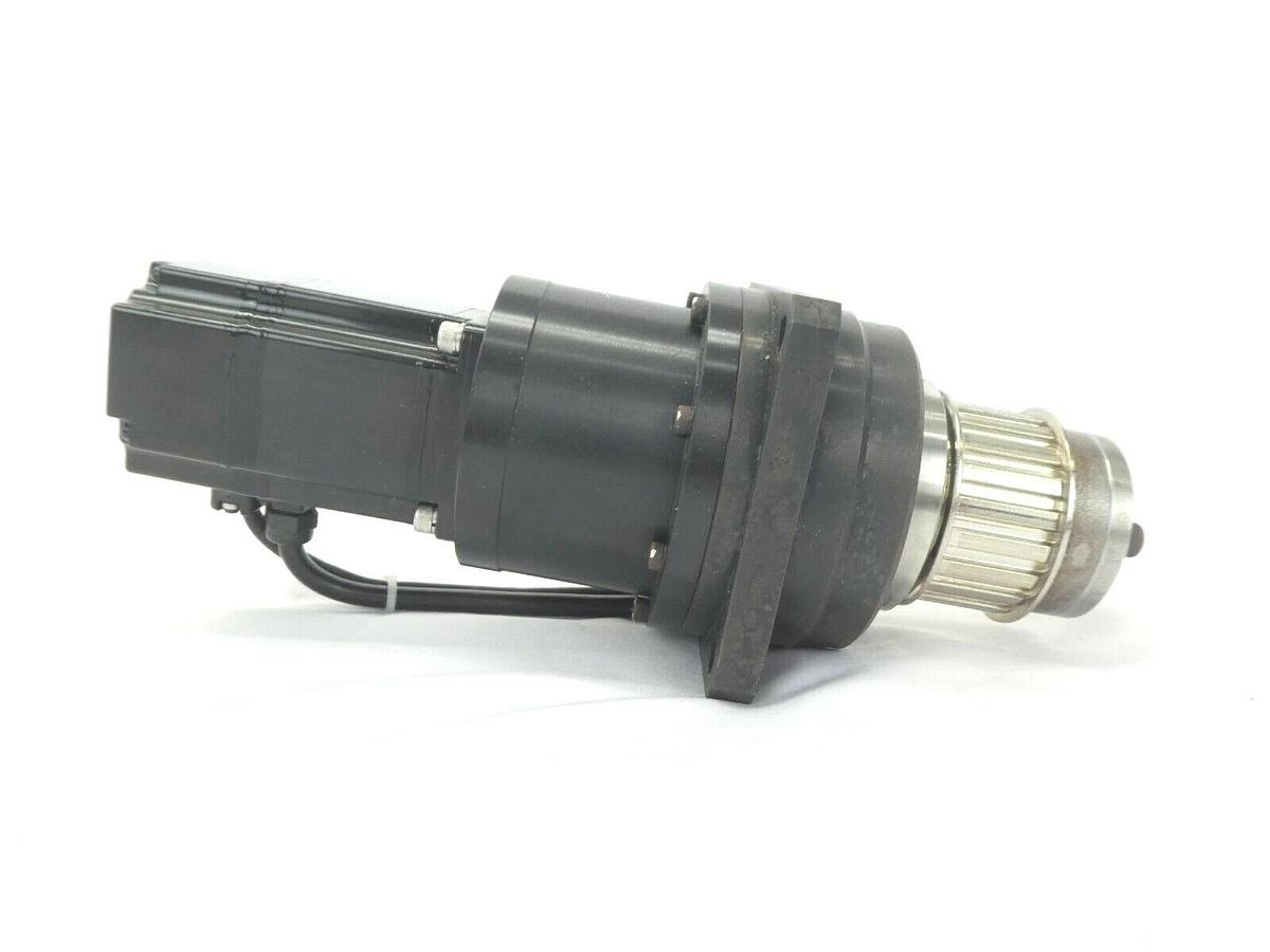 Used Omron R88M-U20030WA-S1 AC Servo Motor with Reducer CP-25A-21-J223A Working Spare