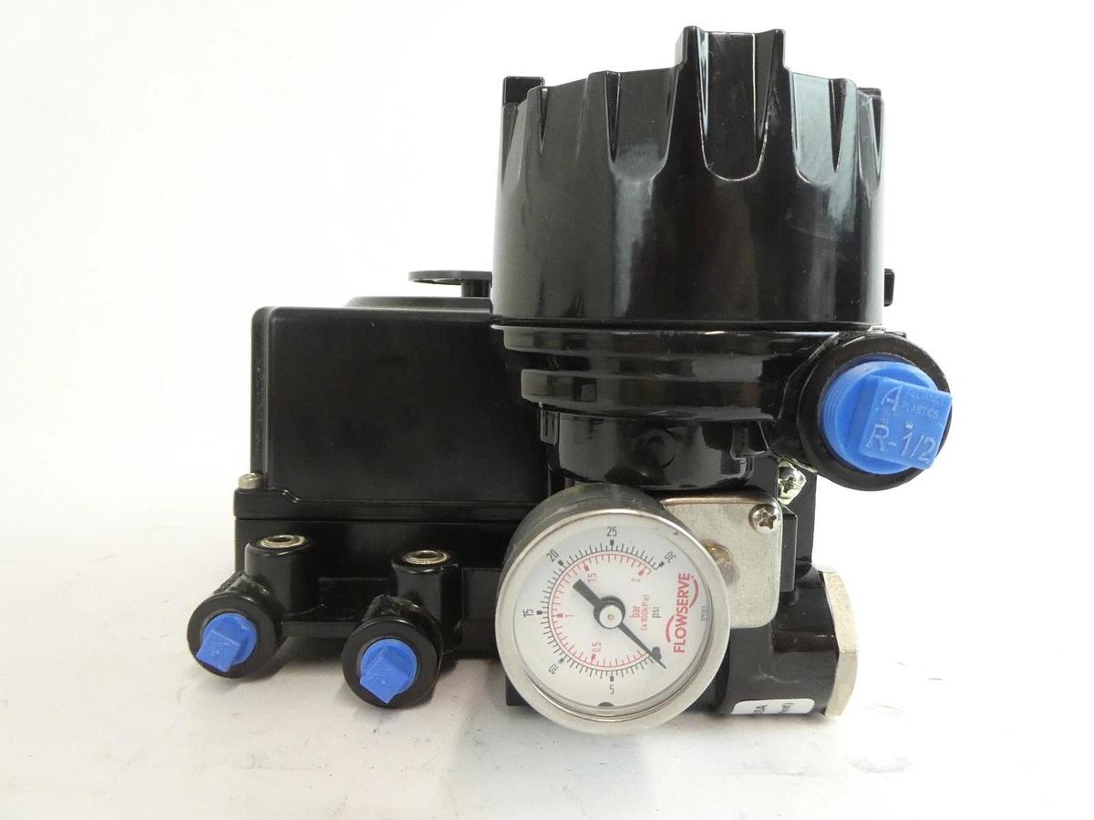 Used Flowserve APEX8000X81137CFD Positioner Transducer APEX 8000 Lot of 2 Working