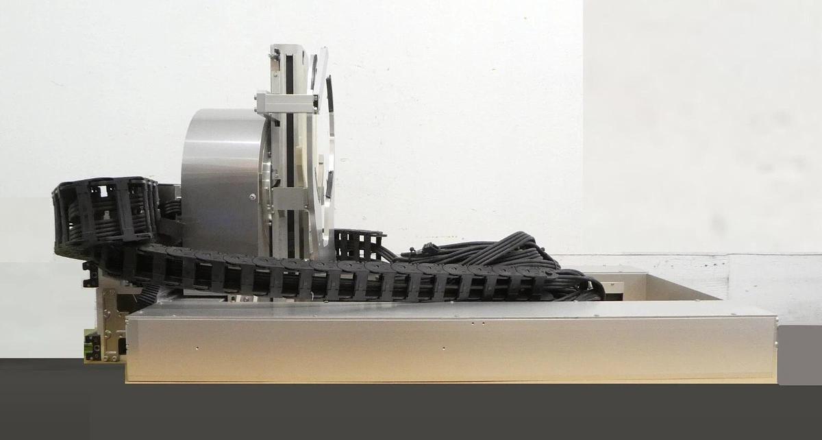 Used TEL Tokyo Electron 300mm Transfer Robot with Linear Track Working Surplus