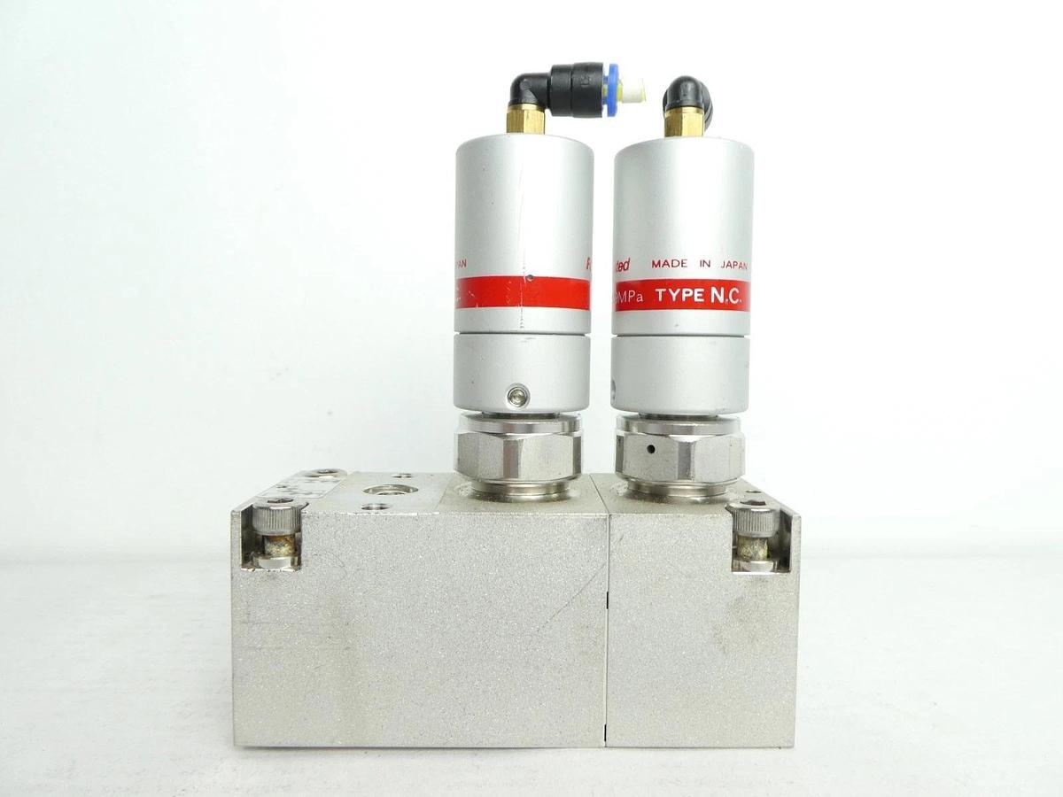 Used Fujikin 094375 Valve Manifold FBSDAL-6.35UGF-2B3-DVD Lot of 11 Used Working