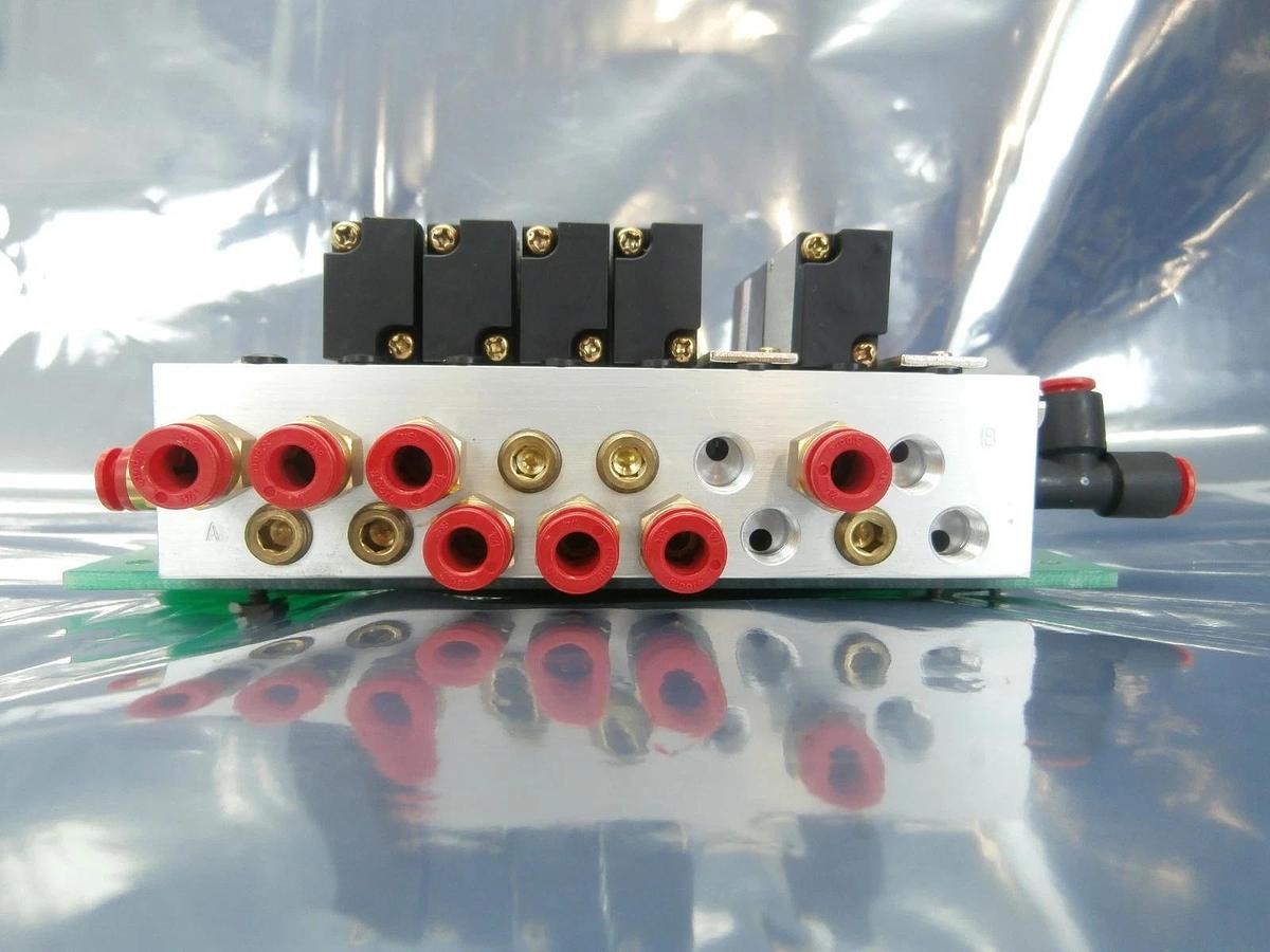 Used Bay Pneumatic BES4326 5-Port Manifold KLA Instruments 740-654246-00 2132 Used