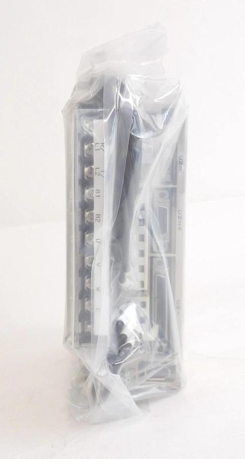 Yaskawa Electric CACR-2R1-EE1VBD-00 Servo Drive SERVOPACK Lot of 2 New