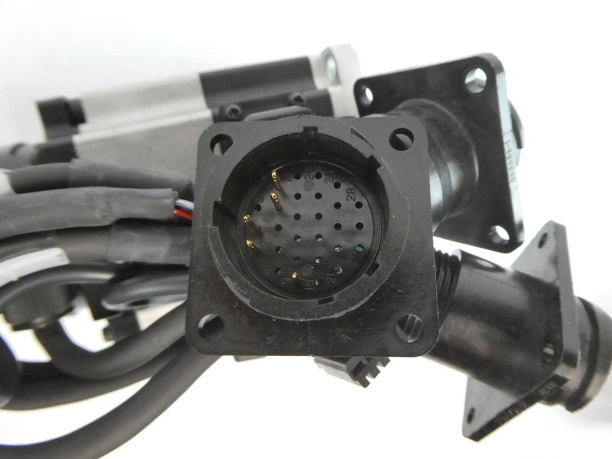 Used Sanyo Denki R2AA06010FCRBMM AC Servo Motor SANMOTION R Reseller Lot of 2 Working