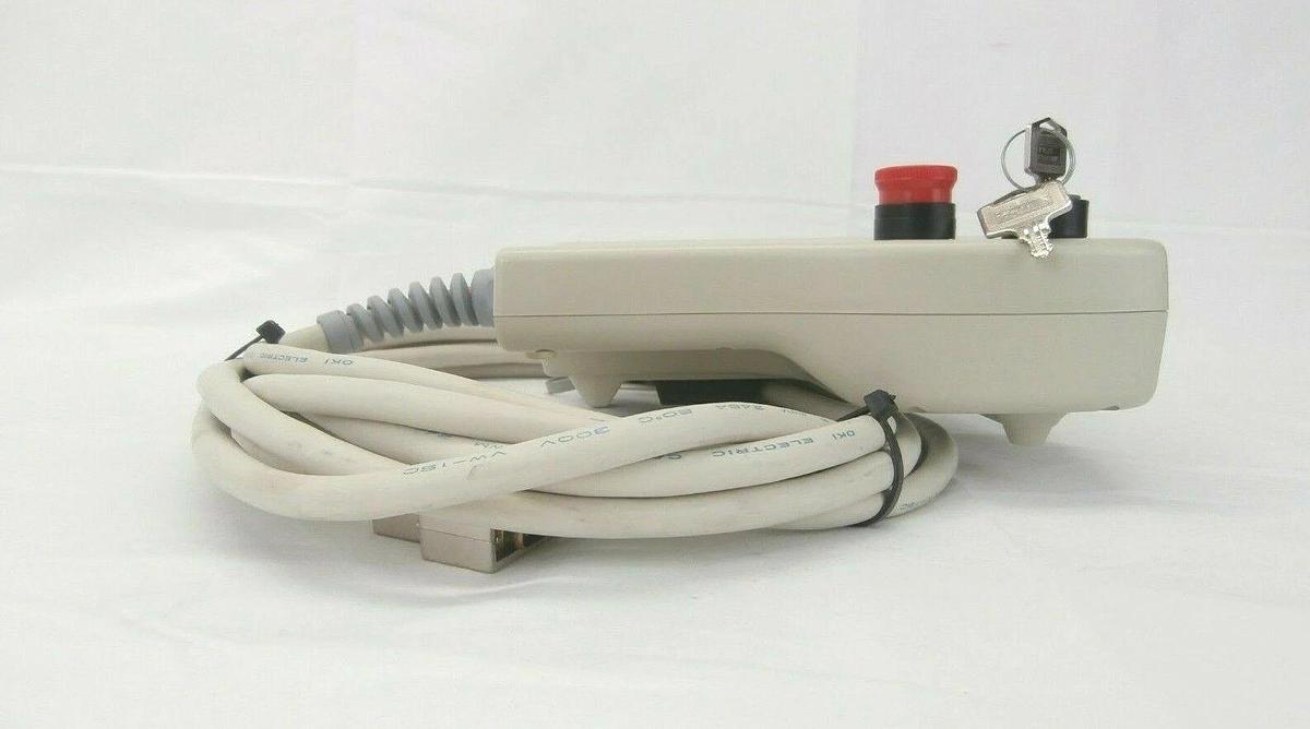 Used Mitsubishi P8TB-TE Industrial Robot Teaching Pendant BKO-FA0517H01 Working