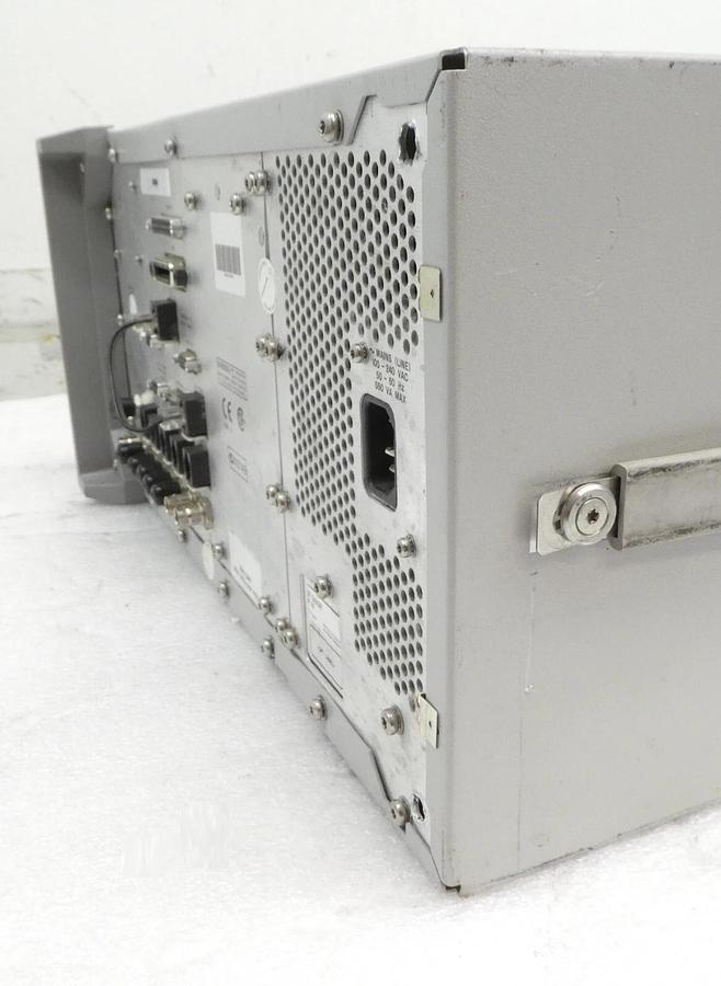 Used Agilent E5515C Wireless Communications Test Set 8960 SERIES 10 No Power Untested