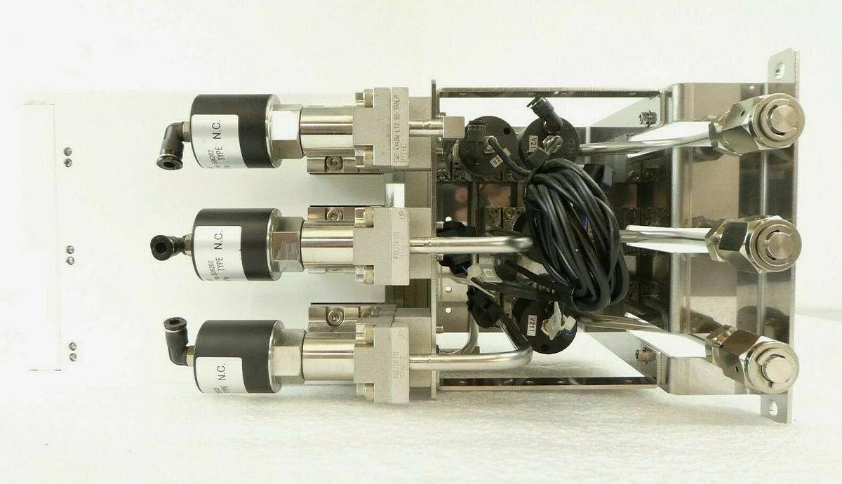 Used Fujikin MFRC-4CW3-AAA-210 Valve Module TEL Tokyo Electron 2L16-000924-12 Working