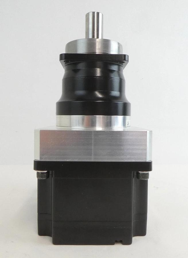 Yaskawa Electric SGM7P-08A7E-YA17 AC Servo Motor YSC-SGM7P-08-005 Working
