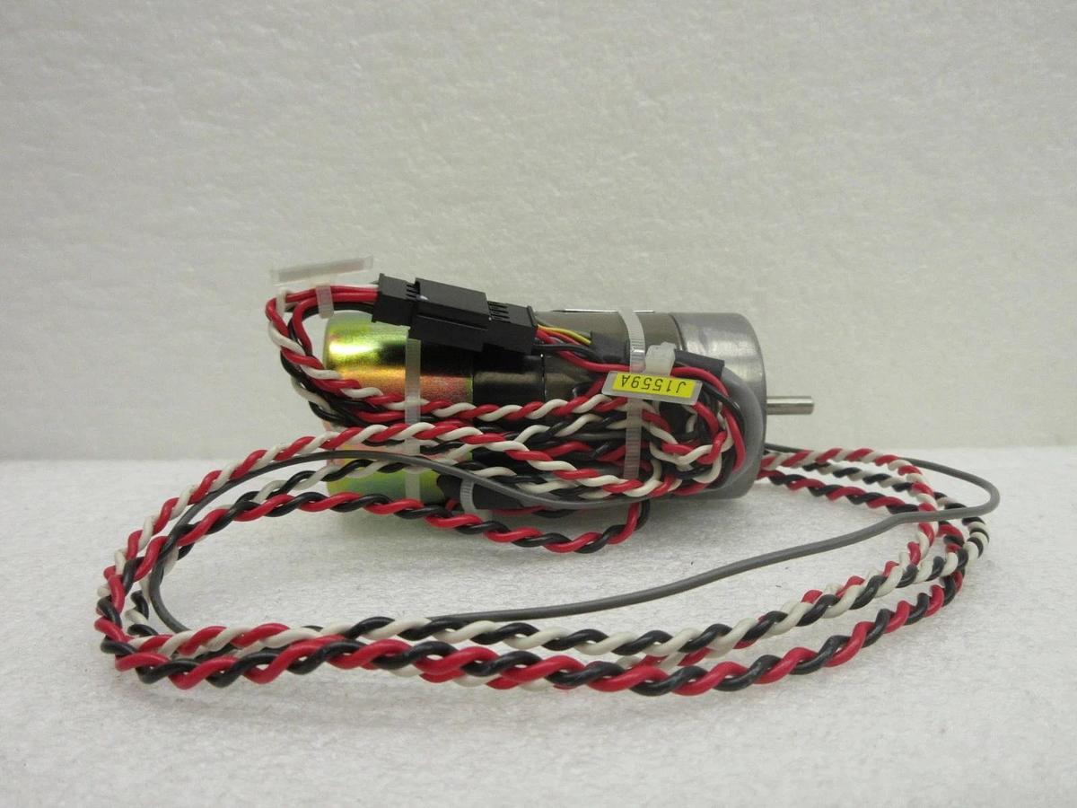 Used Yaskawa Electric UTOPI-020MX Minertia Motor UGQMEM-01SNQ22 Nikon NSR-S204B Spare