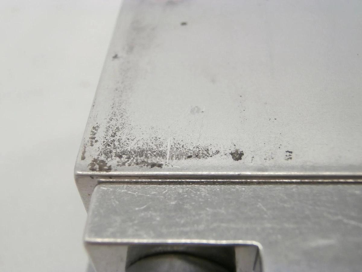 Used VAT 02010-BA44-1004 Pneumatic Rectangular Wafer Transfer Valve MONOVAT Spare