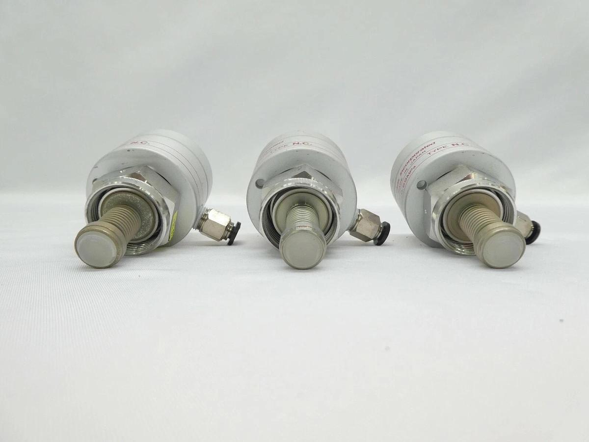 Used Fujikin 073012 Globe Type Bellows Valve 0.34 ~ 0.69MPa N.C. Lot of 3 Working