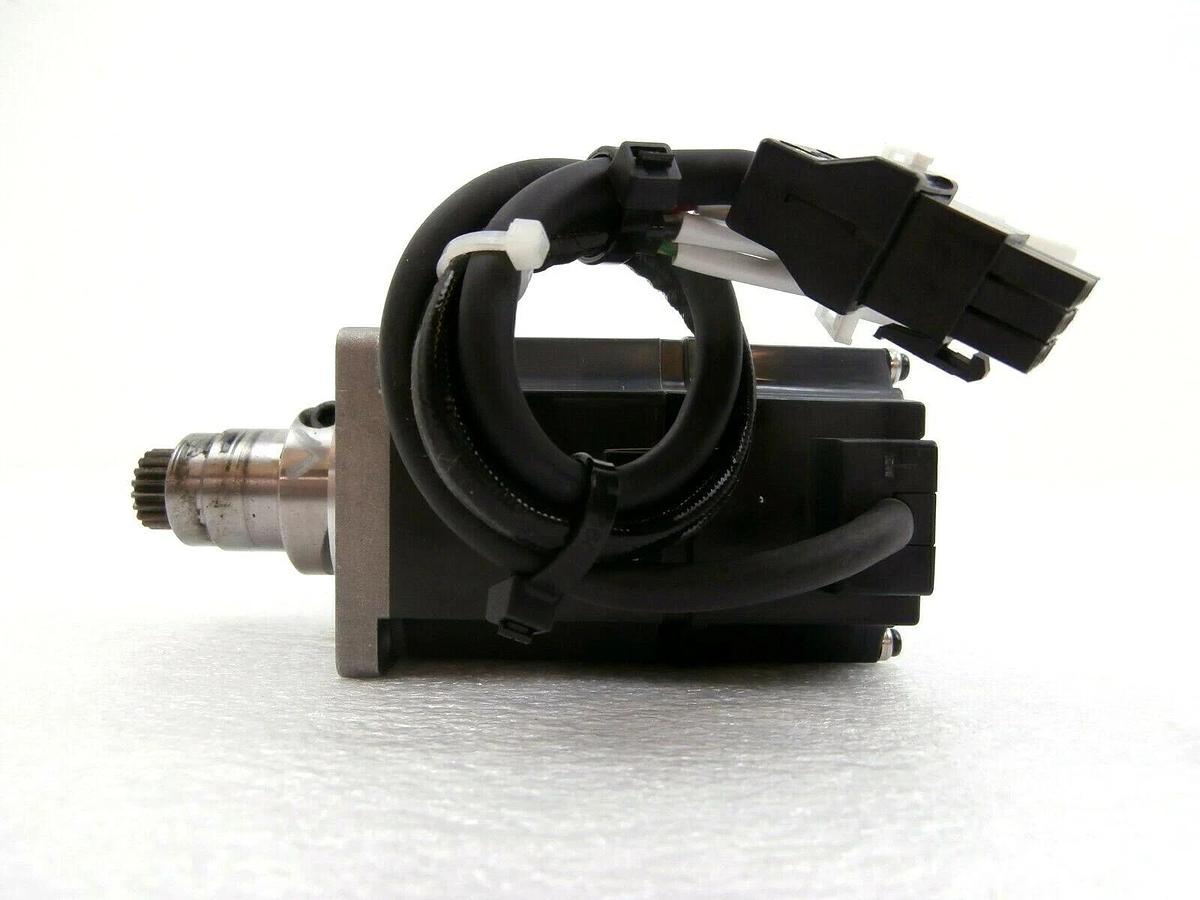 Used Mitsubishi Electric HC-MF23G1-UE AC Servo Motor 200W Working Spare