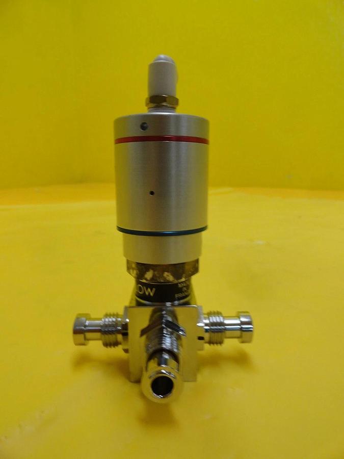 Used Qualiflow 2x10-9atm.cm3/Sec 4-Way Pneumatic Valve F HF Series Lot of 2 Used Work