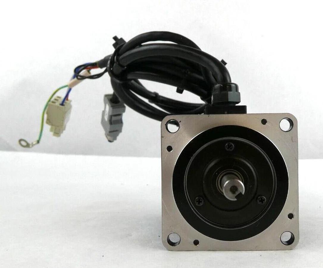 Used Yaskawa Electric SGMPH-01AAE-YA11 AC Servo Motor Assembly Lot of 4 Working