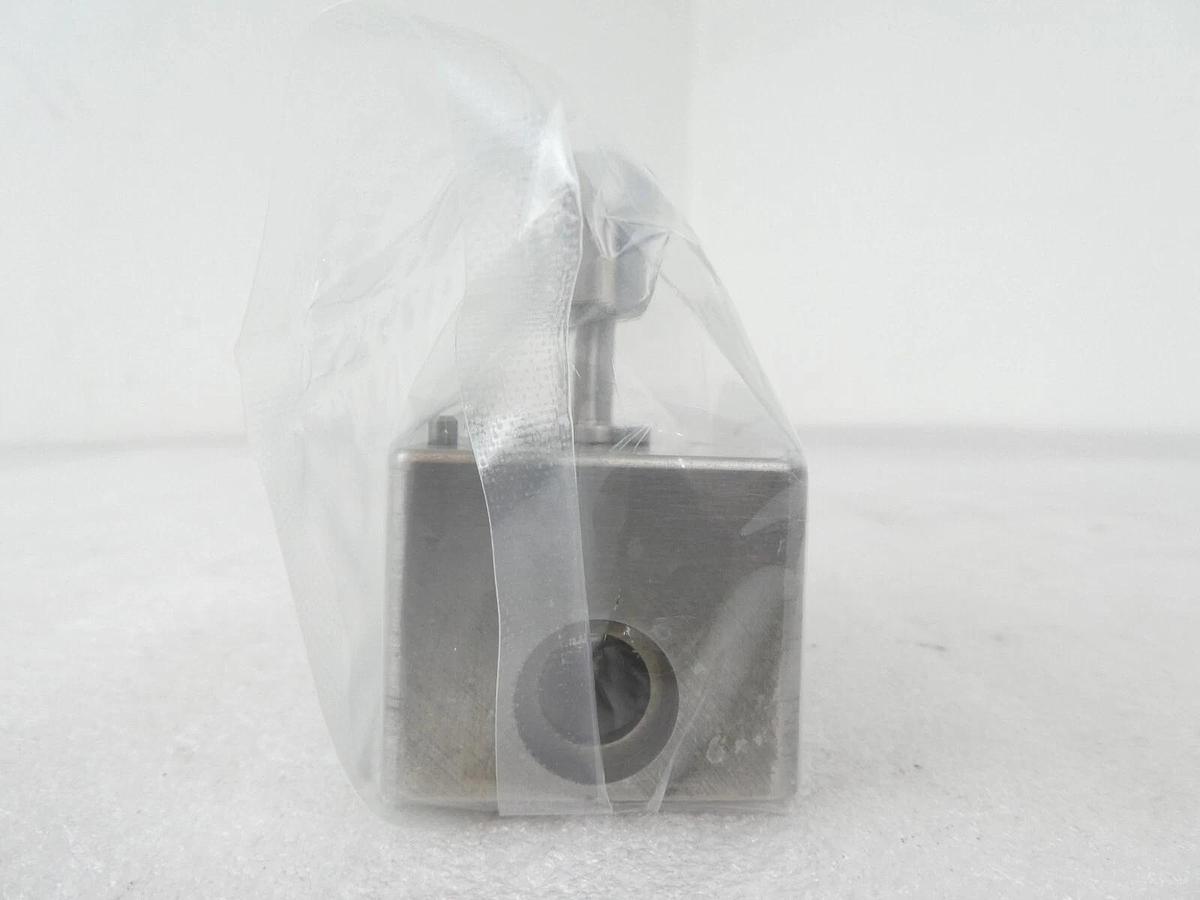 Varian Semiconductor Equipment H5108002 Ion Source ARC Chamber Block New Surplus