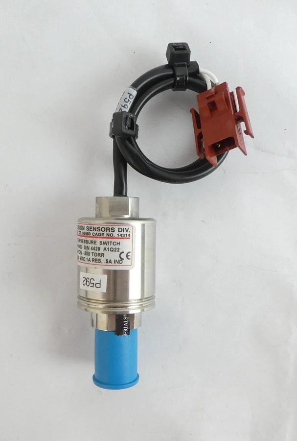 Used UE Precision Sensor Pressure Switch E36W-H420 E36W-H42 Lot of 4 Working