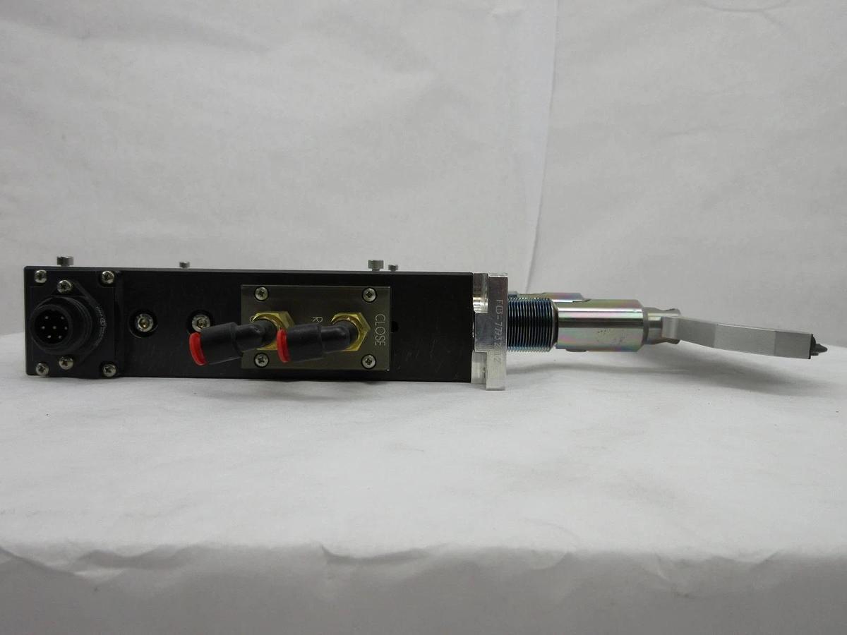 Used VAT F03-77932-12 Slit Valve Novellus Concept Two ALTUS Used Working