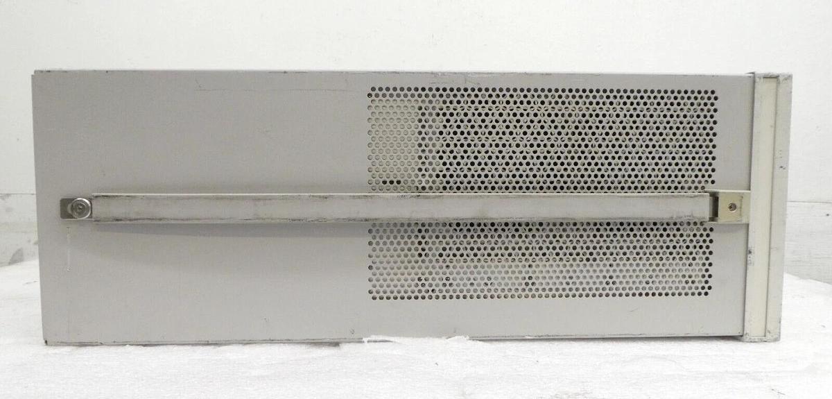 Used Agilent E5515C Wireless Communications Test Set 8960 SERIES 10 No Power Untested