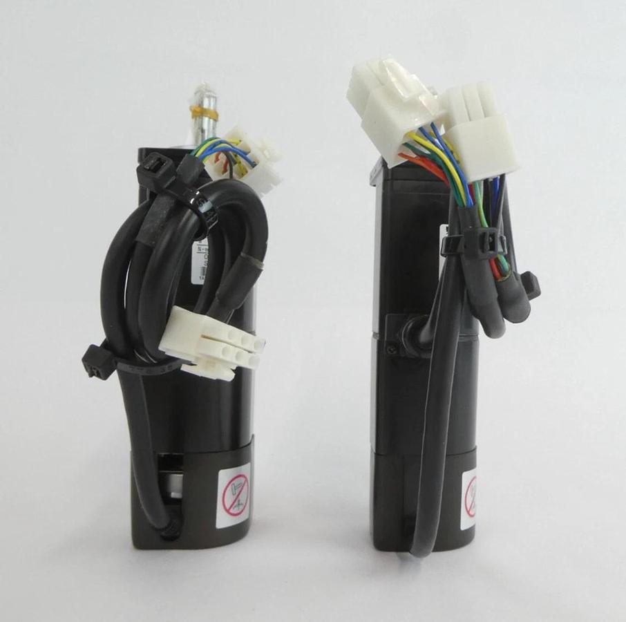 Yaskawa SGM-01U3B4CL Servo Motor Reseller Lot of 5 New Surplus