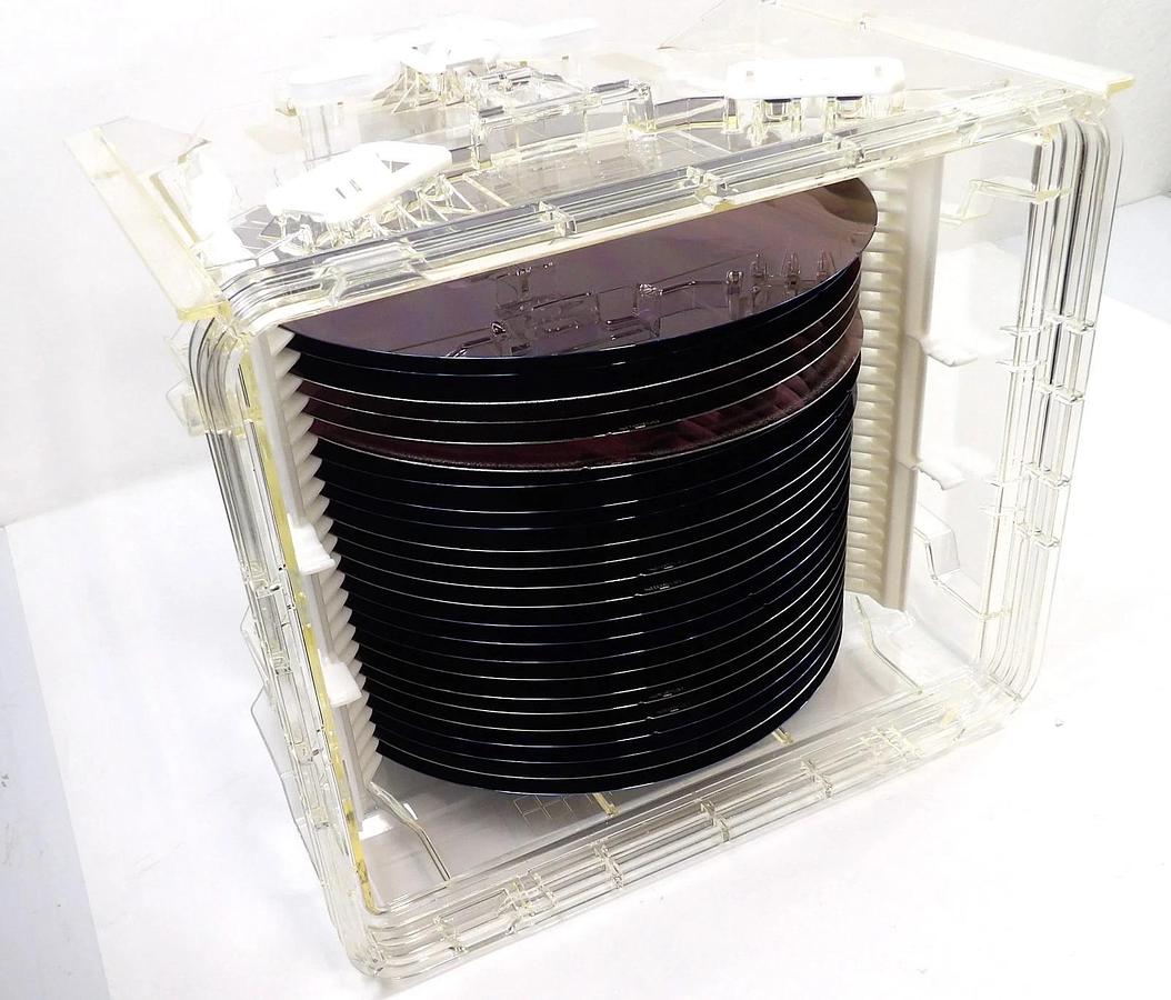 Used Semiconductor Process 300mm Notched Silicon Wafer 12” Test Lot of 24 Surplus