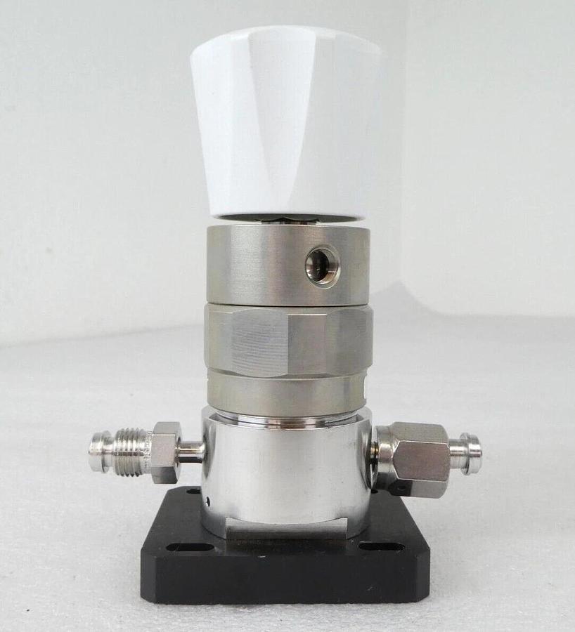 Used Tescom 74-2461KRN20 Ultra High Purity Regulator Valve Reseller Lot of 2 Working