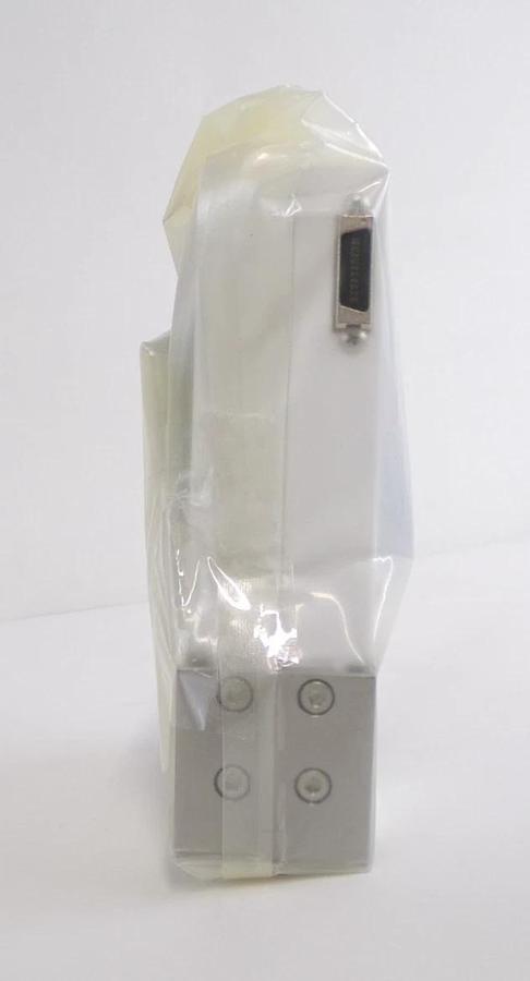 Fujikin FCSP7102W-4WS1-F100-A3 Flow Control System P7000 WR New Surplus