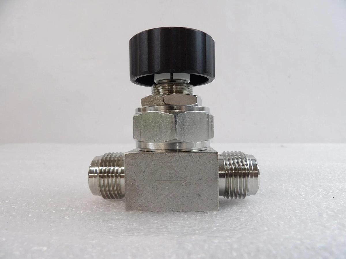 Used Fujikin 38822 Manual Diaphragm Valve Soft-Seal Reseller Lot of 10 Working