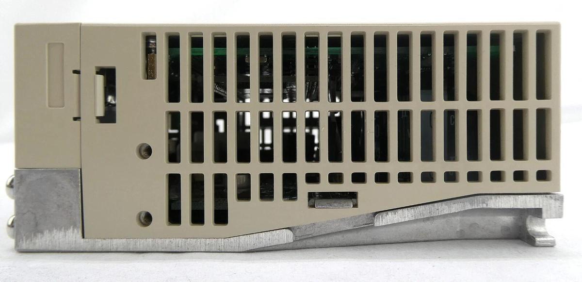 Used Yaskawa Electric SGDS-02A72AY565 Servo Drive SERVOPACK SynqNet 200V Working