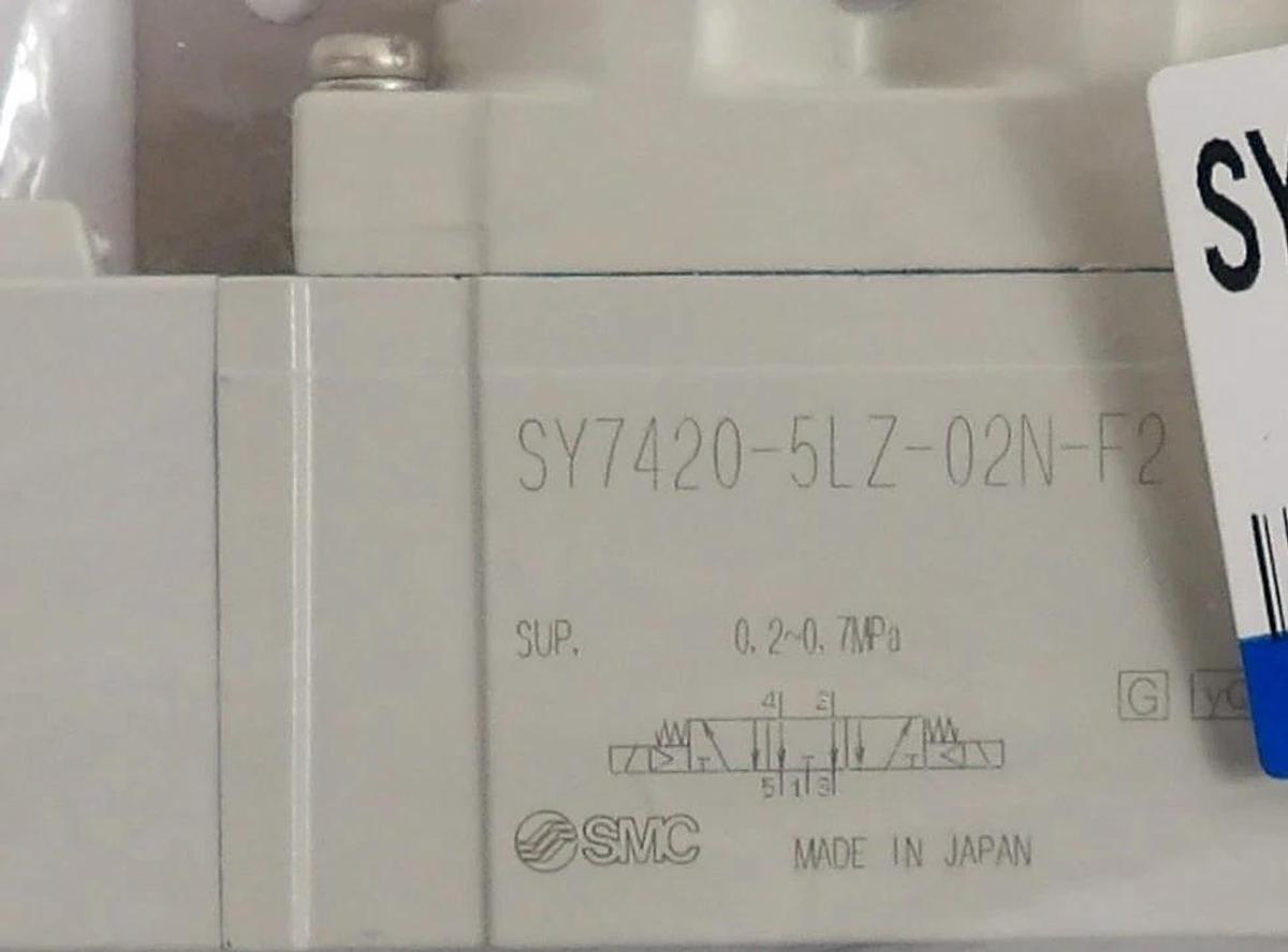 Used SMC SY7420-5L7-02N-F2 Solenoid Valve Reseller Lot of 8 New Surplus