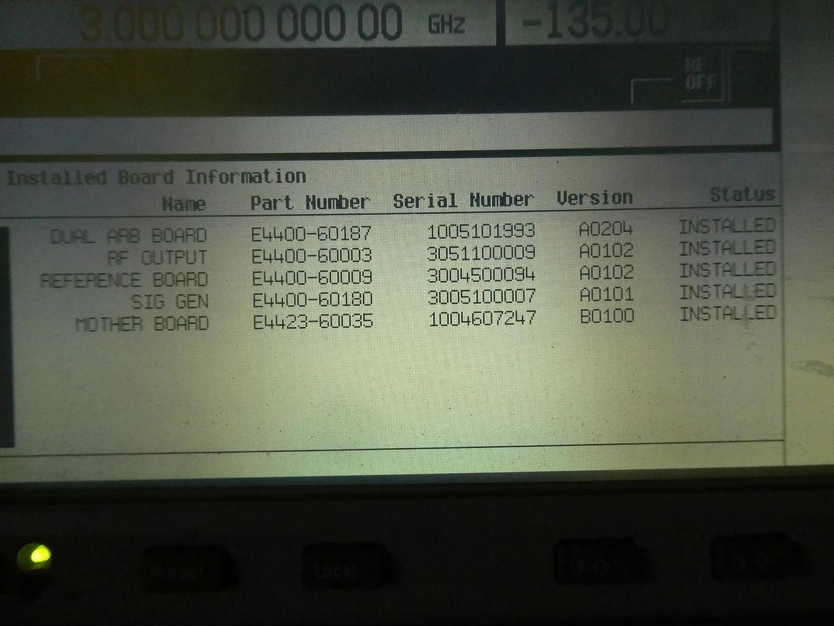 Used Agilent Technologies E4432B ESG-D Series Signal Generator ESG-D3000B Untested